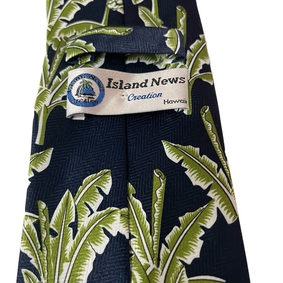Island News Creation men’s neck tie with PalmLeaves and Hula Girl 100% Polyestet - Picture 3 of 5